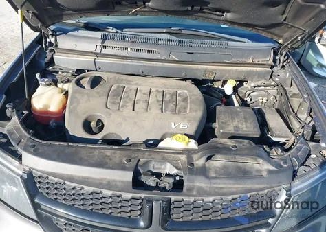 2019 Dodge Journey Crossroad z USA, uszkodzony, nr VIN 3C4PDCGG3KT778533